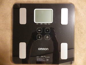 OMRON オムロン 体重計 体組成計 HBF-227T カラダスキャン Bluetooth 搭載 オムロンのアプリで測定データを簡単管理 美品