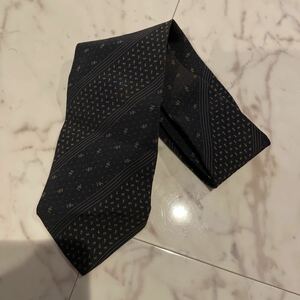 【GIORGIO ARMANI】ネクタイ milano イタリア製 正規品 剣先10cm ジョルジオアルマーニ 黒系 深緑