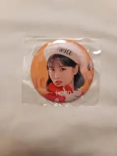 TWICE モモ  TWICE in Wonderland 缶バッチ