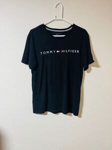 TOMMY HILFIGER メンズ　Tシャツ　Mサイズ　トミーヒルフィガー 半袖 半袖Tシャツ クルーネック 黒 ブラック