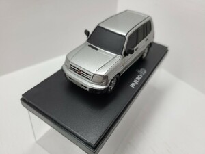 1/43 MITSUBISHI PAJERO io 1:43 三菱 パジェロ イオ 当時物 ハミルトンシルバーメタリック 専用台座 & ケース付 SUV ミニカー 入手困難