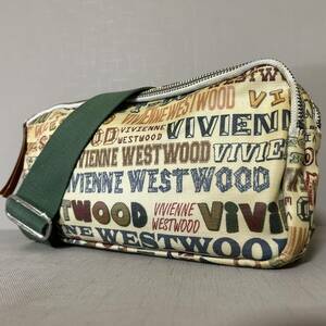 【美品】VivienneWestwood MANヴィヴィアンウエストウッドマン メンズ ショルダーバッグ ボディ 総柄 斜めがけ レザー PVC グリーン系 英字