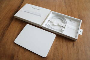[程度良好/現行モデル] Apple Magic Trackpad 3（Multi-Touch対応）White Wireless Model A1535 MK2D3ZA/A トラックパッド 3 ホワイト