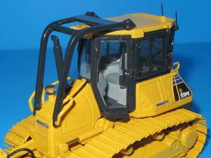 匿名送料無料 ★コマツ KOMATSU 廃番 ブルドーザ ミニチュア ☆D51PX ダイキャストモデル 2008 スケール 1/50 即決！コベルコ 日立建機