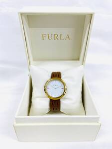 D5563*2　電池交換済　FURLA　フルラ　ホワイト文字盤×ゴールド　クオーツ　2針　レディース　腕時計　箱付き