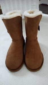 新品箱付き☆ UGG ベイリーボタンムートンブーツBAILEY チェスナットUS７ 