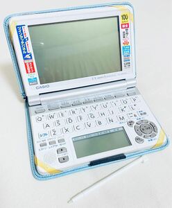 電子辞書　CASIO EX-word DATAPLUS 4 XD-SP6700 本体：ホワイト / 専用ハードカバー：ライトブルー　タッチ操作、手書き入力(専用ペン付)