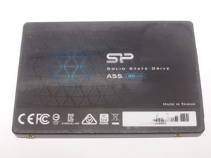 SP A55 SSD SATA 2.5inch 512GB 正常99%判定 本体のみ 中古品です 底面のネジ穴１個欠品　ラベル文字消えありです