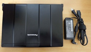 Panasonic製 CF-S10EYTDR Windows10（動作品：ジャンク扱い）