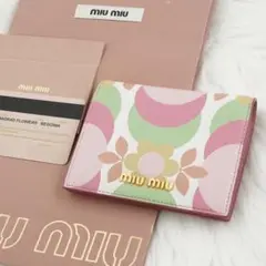 新品同様/未使用級　MIU MIU ミュウミュウ　折り財布　レザー　花柄　ピンク