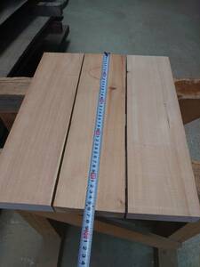 スプルース　平柾　No.1007-C　無垢　乾燥材　板（長さ460㎜ｘ幅120㎜ｘ厚み35㎜）3枚　木材　DIY　棚板　小物作りに