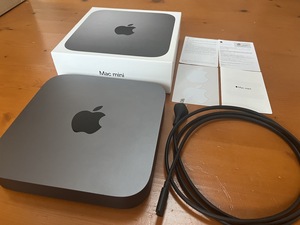 Apple Mac mini 2018 Core i7 6コア 3.2Ghz メモリ32GB SSD 500GB 中古