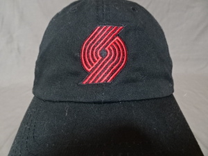 激レア USA購入 NBAバスケ ポートランド トレイルブレイザーズ【Portland TrailBlazers】ネームスポンサー【MODA】ロゴ刺繍入りCAP中古良品