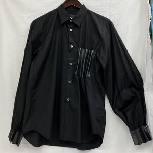 COMME des GARCONS／コムデギャルソン／ 24SS／PM-B002／フェイクレザーポケット／ブラック 長袖シャツ／Ｓ