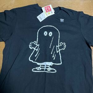 カウズ　ユニクロ スヌーピー ピーナッツ kaws L UNIQLO Tシャツ