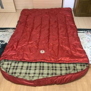 Coleman コールマンツーパーソンスリーピングバッグ　品番：2000 0126 00 サイズ：約235 X 150 cm 重量：4.12 kg 色：レッド　 寝袋