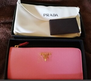 PRADA　プラダ　ラウンドファスナー　長財布　ピンク