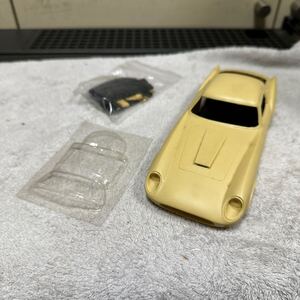 詳細不明　1／２４　フェラーリ250GT レジン製　ジャンク品