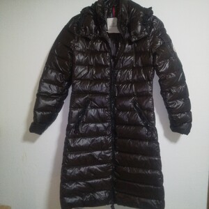 大人気☆MONCLER モンクレール、ダウンコート☆１サイズ、茶色☆取り外しフード、カッコいいシンプル★★コミックタグ外れかけ☆送料込み♪