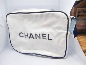 美品 Chanel トラベルポーチ 白 黒 ロゴ ビニール シャネル 非売品 ポーチ