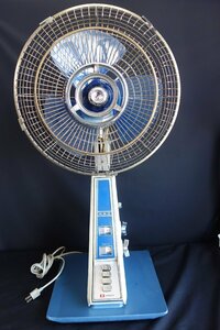 昭和レトロ　扇風機　HITACHI 日立　A.C. 30cm DESK FAN　H-625　３枚羽根　　　m702