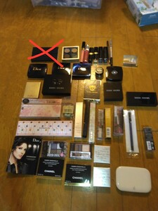 化粧品 まとめ売り 約40点 Dior CHANEL bobbi brown 中古 未使用 アイシャドウ 口紅