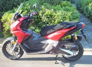 HONDA ADV160 2023年式　ETC2　ハンドル電源　人気のRED　走行4212キロ　結構綺麗です　キックスタンド　リヤキャリヤ　千葉県　船橋より