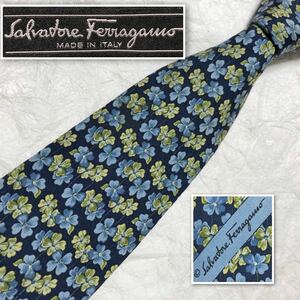 ■美品■Salvatore Ferragamo サルヴァトーレフェラガモ　ネクタイ　花柄　フラワー　総柄　シルク100% イタリア製　ブルー系×グリーン系