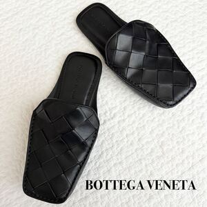 美品 Bottega Veneta ボッテガヴェネタ マキシイントレチャート スリッパ 40 27cm ブラック 黒 編み込みレザー スライドサンダル カセット