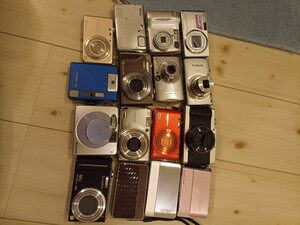 デジタルカメラ 16台まとめ売り。動作未確認ゴミジャンク品。型番は本文に記載。 OLYMPUS Canon CASIO SONY FUJIFILM Nikon Panasonicなど