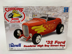 レベル 32 フォード Ford デュース Deuce 1/25 Revell ストリートロッド ハイボーイ＊ホットロッドRat Hot Rod ムーンアイズ MOONEYES 50