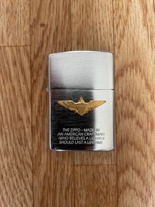 【【新品未使用】ジッポー（Ｚｉｐｐｏ）ＵＳＡ　サテンクロム：レギュラーTYPE　”ＵＳ　Ａｉｒ　Ｆｏｒｃｅ” 徽章（エアーフォース）