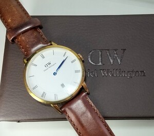 腕時計 DW Daniel Wellington B38R1 QUARTZ Date 3ATM ホワイト盤 純正バンド 電池交換済 ケース付