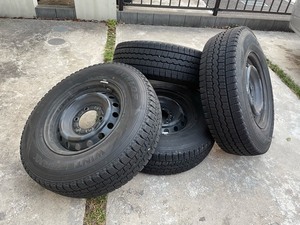  200系ハイエースに！！！冬用タイヤ！山あり！！！　DUNLOP WINTER MAX 195/80R15 (107/105L LT)