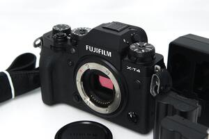 並品｜富士フイルム FUJIFILM X-T4 ボディ ブラック CA01-M2127-2P1A