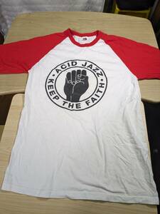 【服飾】 ビンテージ レア Tシャツ バンド 当時物? ACID JAZZ KEEP THE FAITH シミあり FRUIT OF THE LOOM M 白赤 半袖