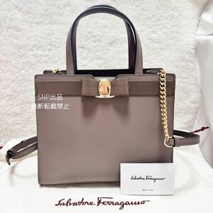 サルヴァトーレ フェラガモ Salvatore Ferragamo 美品 NEW VARA BOW トートバッグ ヴァラ リボン ハンドバッグ ショルダー 2way 現行品