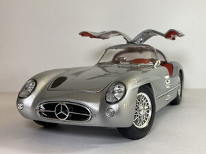 メルセデス ベンツ Mercedes-Benz 300 SLR 1/18 - マイスト Maisto