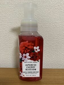 ★Bath&Body Works 泡 ハンドソープ 石鹸　ジャパニーズチェリーブロッサム 259ml　バス&ボディワークス