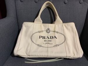 送料込　　使用感あります　ショルダーストラップは元々ありません。　PRADA プラダ カナパ トート オフホワイト　 CANAPA アイボリー系