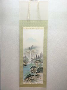 【三枝堂】新品　掛軸　「彩色山水」　尺五立　　筆者：保母　一峰　　桐箱入り　年中掛け　床の間・部屋への飾りに！☆送料は当社負担☆　