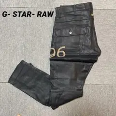 G- STAR- RAW 3Dブラックジーンズ96