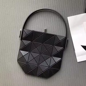 BAO BAO ISSEY MIYAKE バオバオ イッセイミヤケ ハンドバッグ ショルダーバッグ ポリエステル ブラック