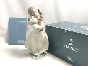 ◆美品！リヤドロ LLADRO 犬と少女 8531 高さ約20cm 重量511.2ｇ 置物 陶器 人形 スペイン 高級磁器 ポーセリン 箱付き