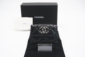 ☆安心の３大保証☆ Aランク ≪CHANEL シャネル/三つ折り財布≫ AP1789 ラムスキン シャネル19 スモールフラップ ウォレット ブラック 極美