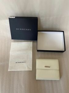 BURBERRY 三つ折り財布