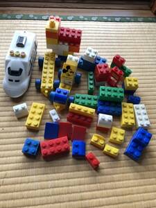 LEGO 少量と音が鳴る新幹線のセットです