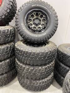 新品社外　RAYS　DAYTONA　M9+　17×8J　PCD139.7　オフセット20　6H　タイヤBFGoodrichMud-TerrainT/AKM2　285/70R17　年式15年　溝10.4㎜