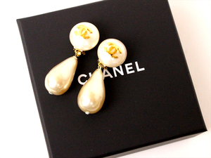 ☆CHANEL【シャネル】パールぶら下がりイヤリング☆ゴールド☆大きめ☆デカ☆スイング☆ティアドロップ型☆箱付き☆ロゴ☆