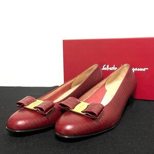 1円スタート！ 新品未使用 Salvatore Ferragamo サルヴァトーレフェラガモ レザー パンプス ヴァラリボン 型押し クロコ 6 1/2C レディース